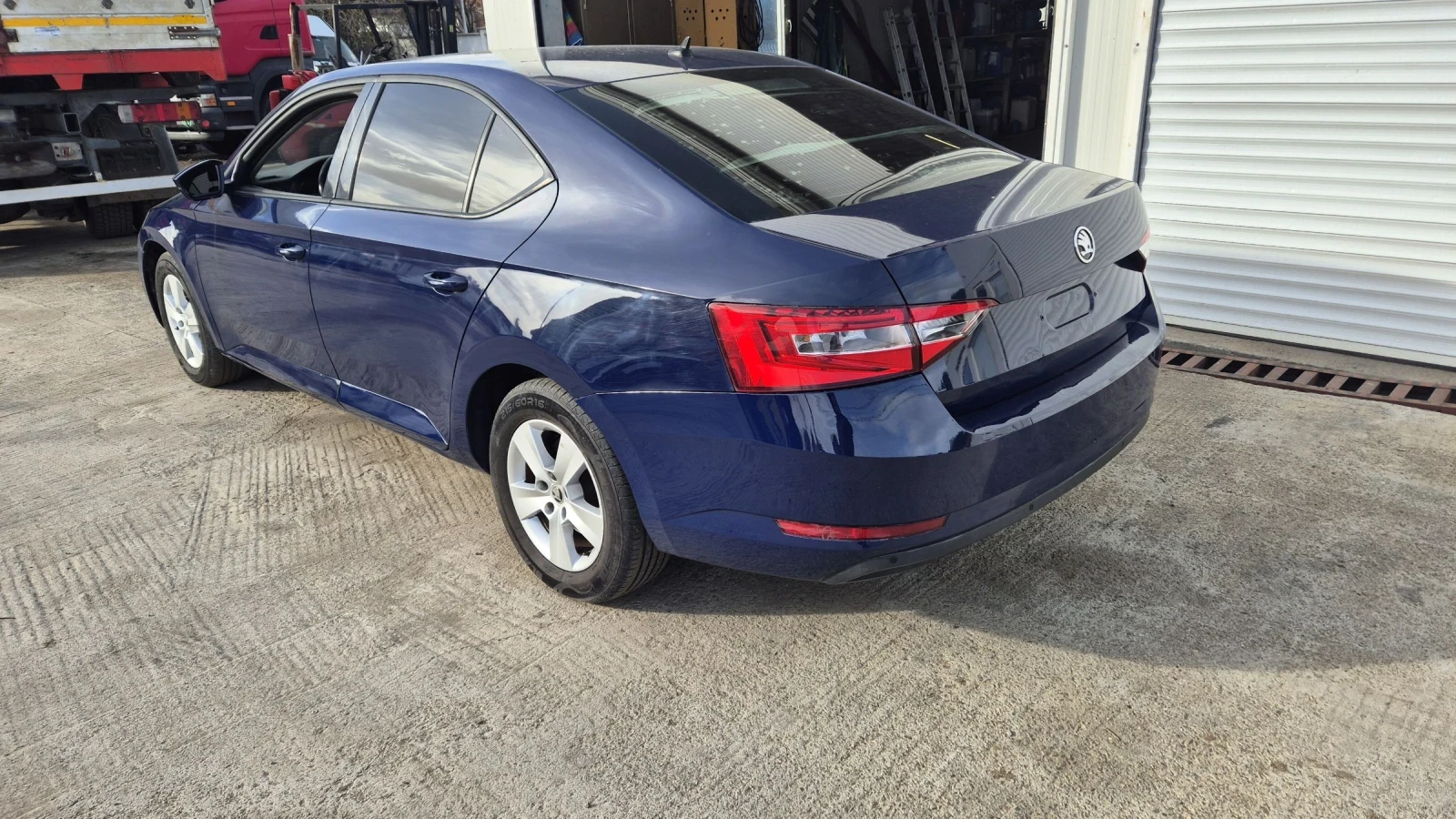 Skoda Superb  - изображение 5