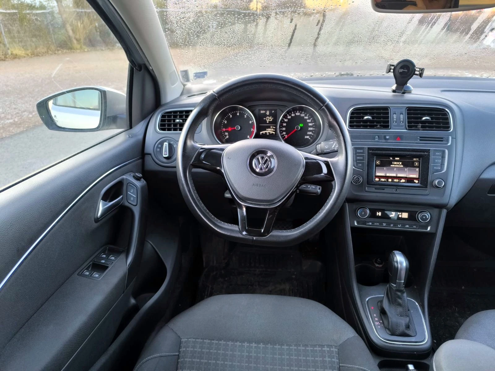 VW Polo Автоматик/Бензин - изображение 10