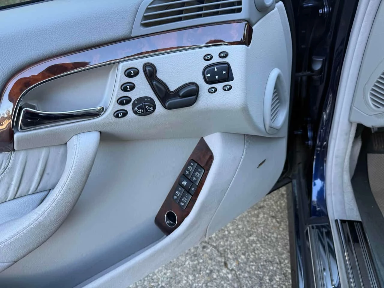 Mercedes-Benz S 500 * 4dr Sdn 5.0L LWB * 2 КЛЮЧА* ПАНО* ПОДГРЕВ* , снимка 17 - Автомобили и джипове - 54012334