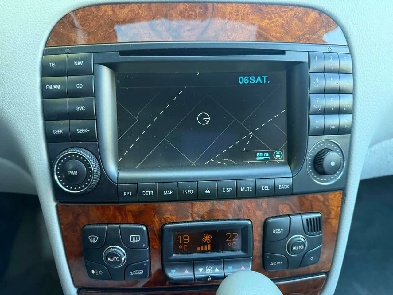 Mercedes-Benz S 500 * 4dr Sdn 5.0L LWB * 2 КЛЮЧА* ПАНО* ПОДГРЕВ* , снимка 15 - Автомобили и джипове - 54012334