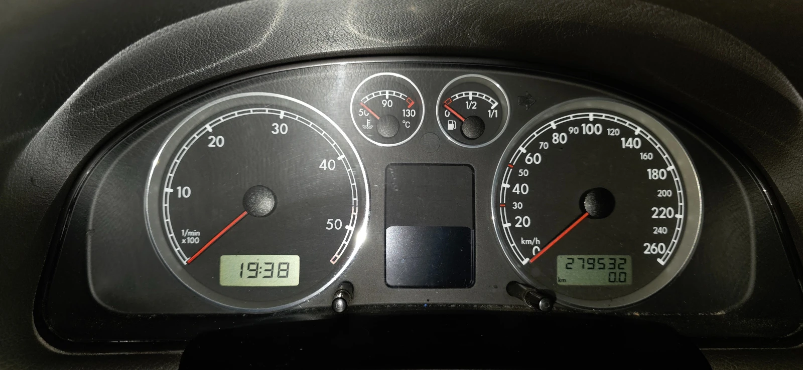 VW Passat 1.9TDI Highline, снимка 12 - Автомобили и джипове - 54248200