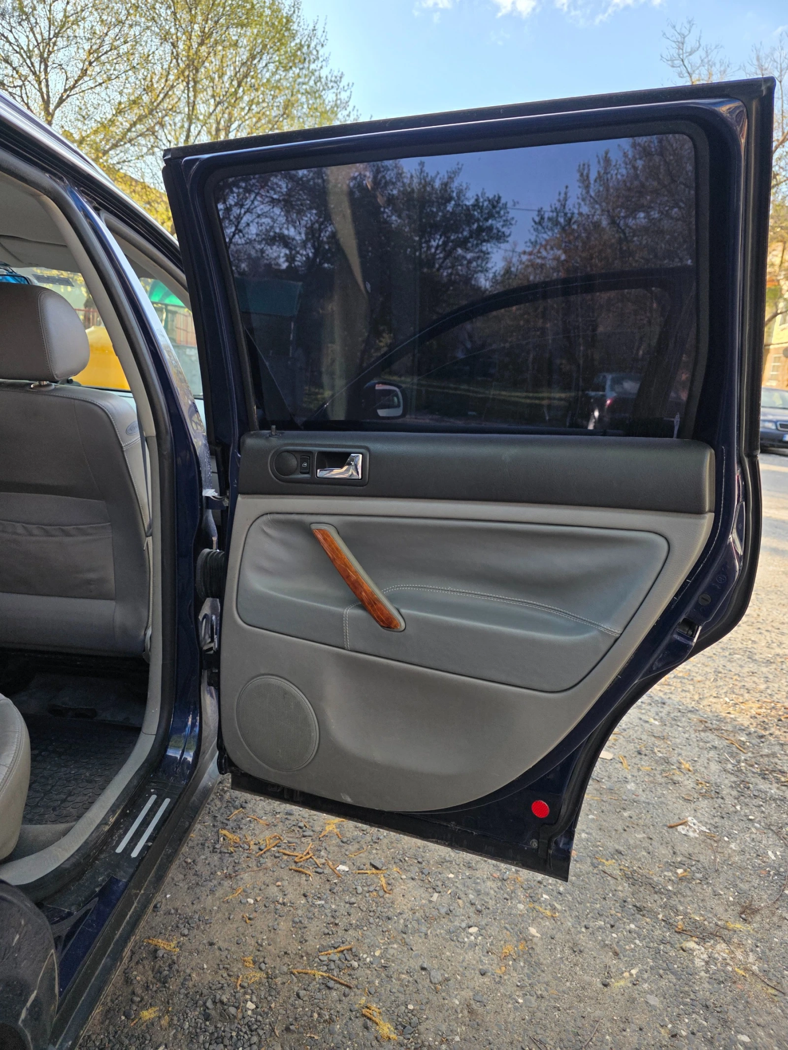 VW Passat 1.9TDI Highline, снимка 8 - Автомобили и джипове - 54248200