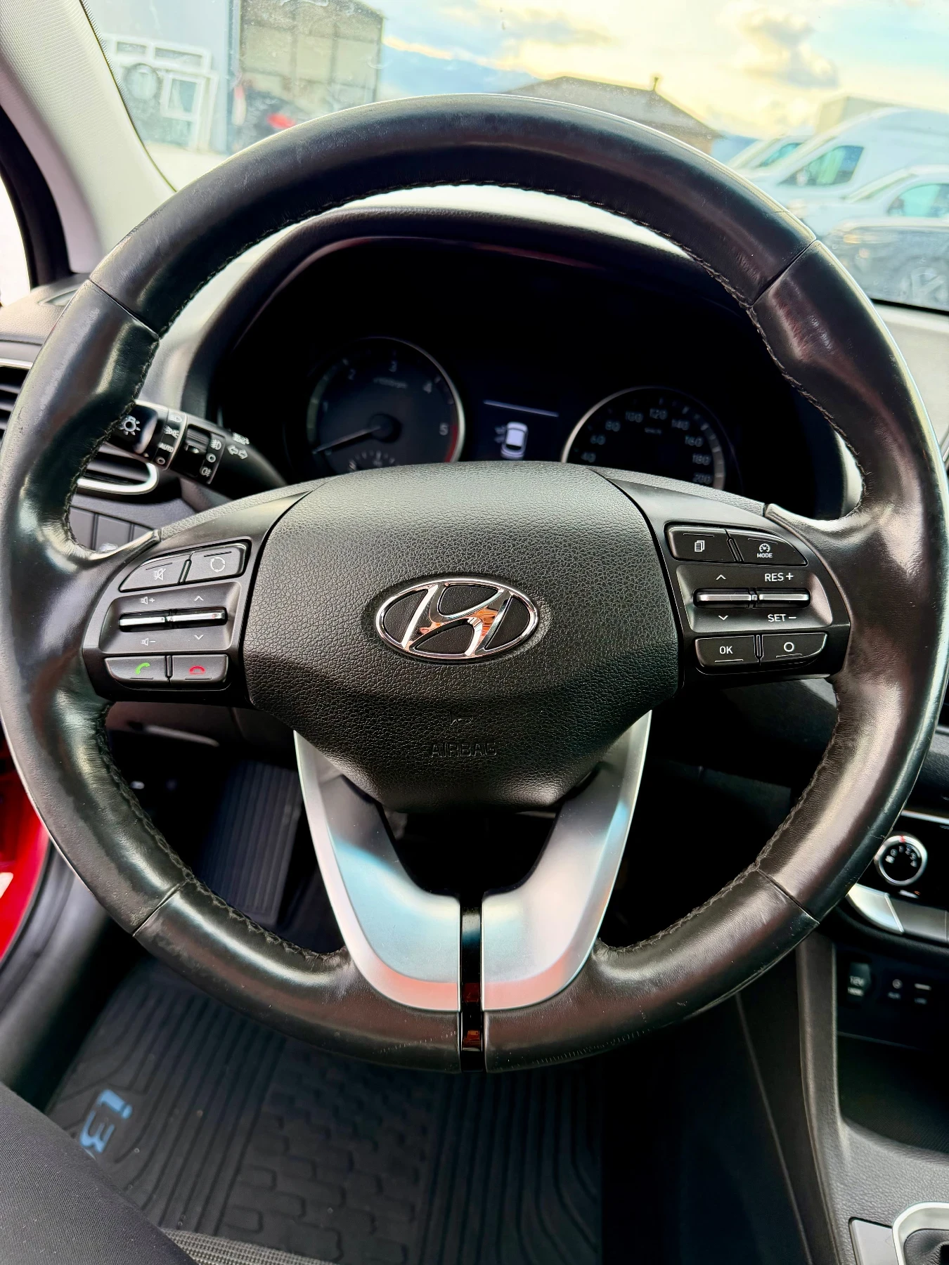 Hyundai I30 1.6 CRDI, снимка 12 - Автомобили и джипове - 55578400