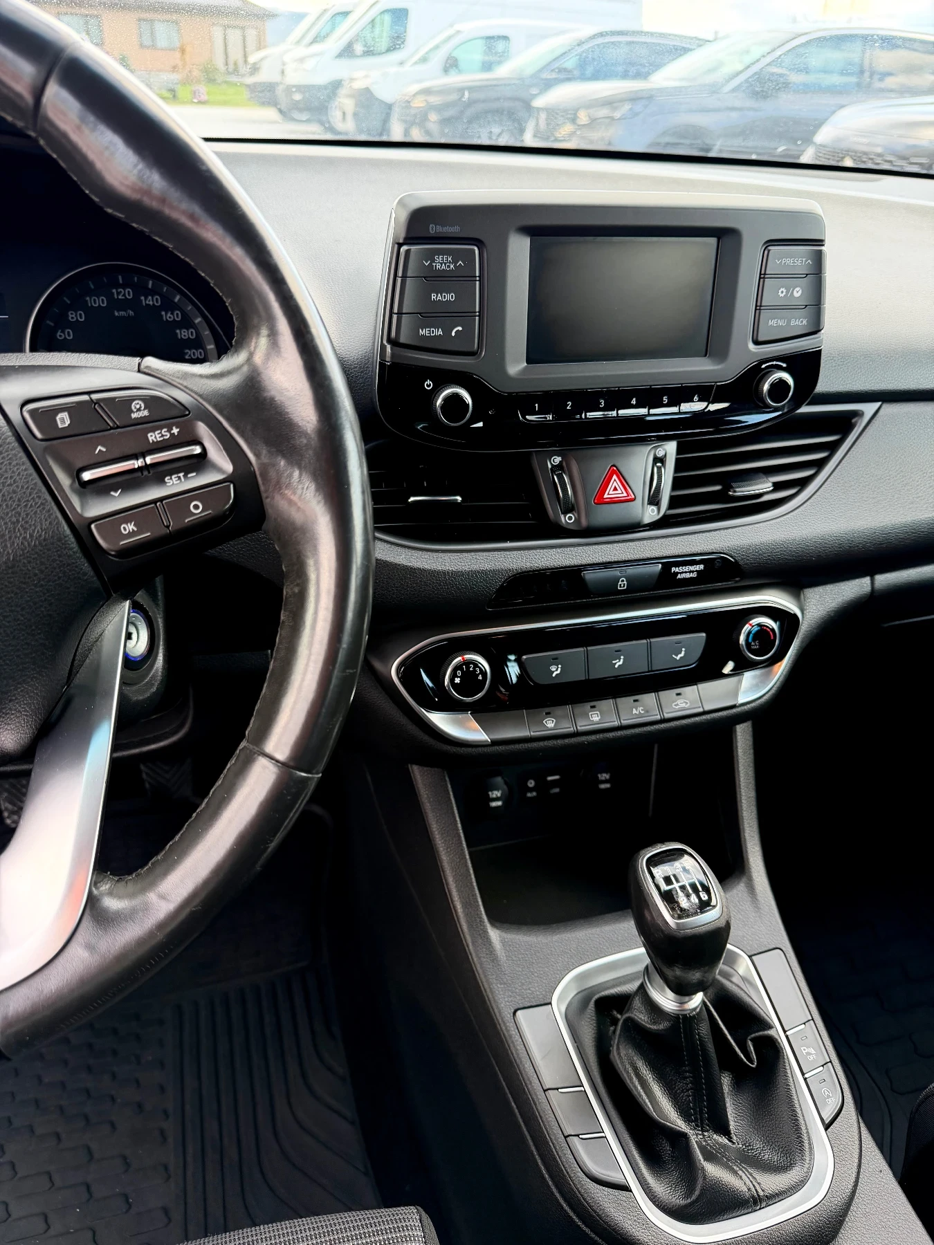 Hyundai I30 1.6 CRDI, снимка 13 - Автомобили и джипове - 55578400