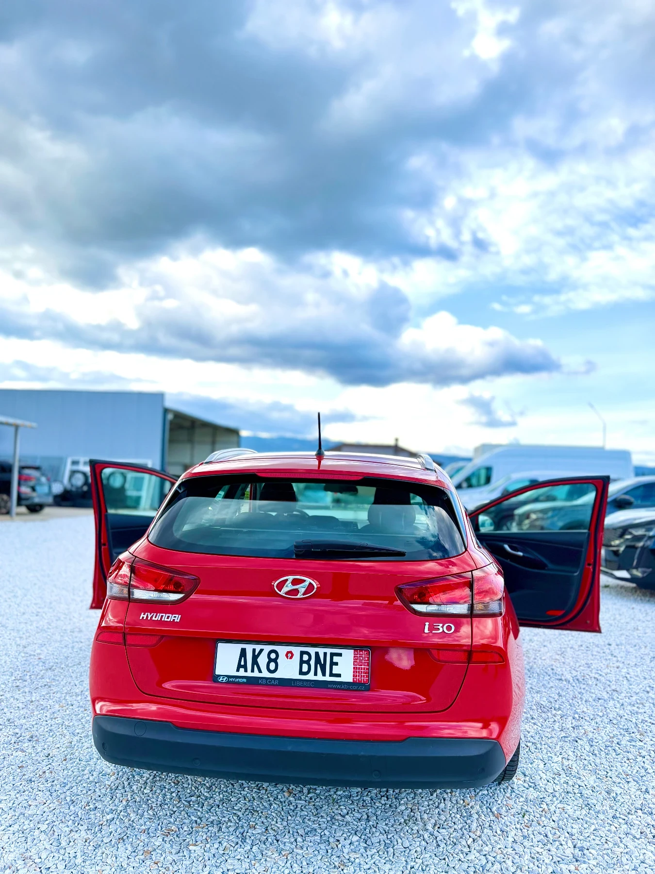 Hyundai I30 1.6 CRDI, снимка 2 - Автомобили и джипове - 55578400