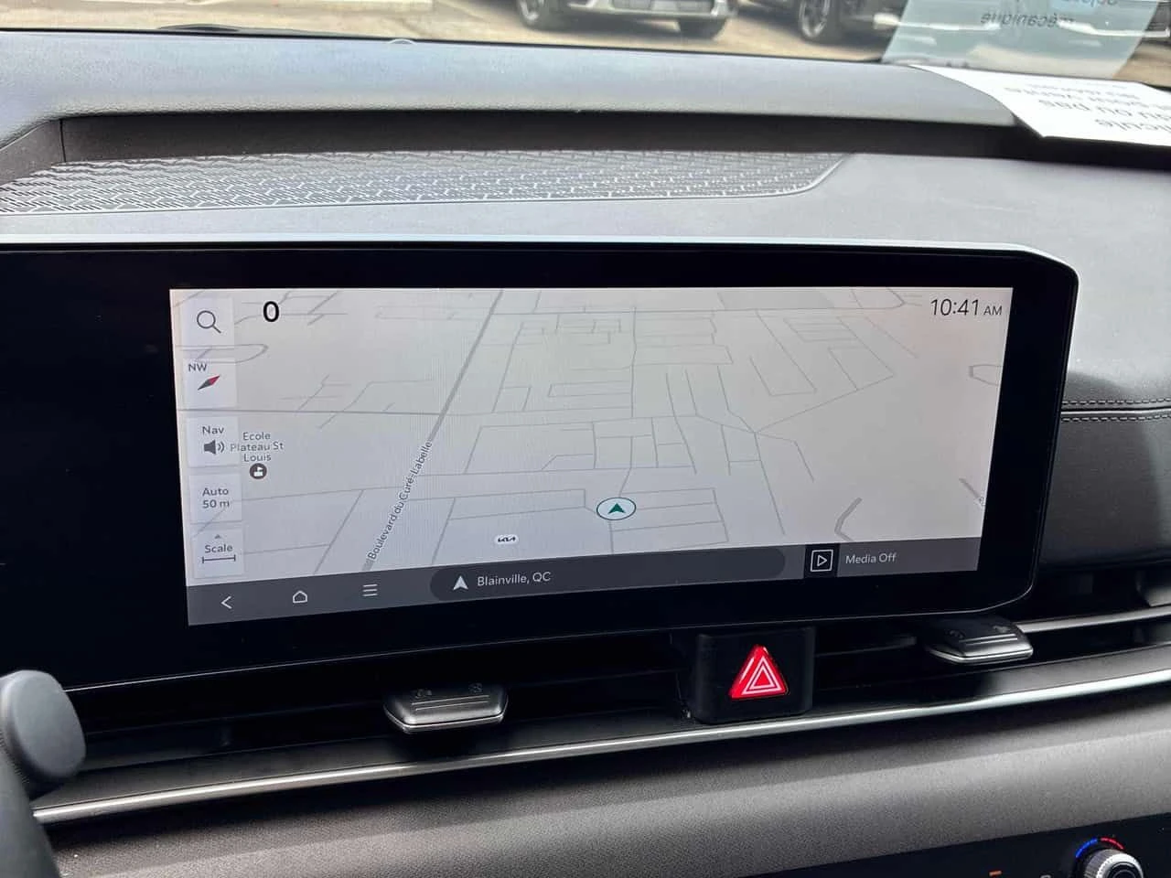 Kia Carnival * EX+ FWD * АВТОКРЕДИТ БЕЗ ПЪРВОНАЧАЛНА ВНОСКА* , снимка 11 - Автомобили и джипове - 55137930