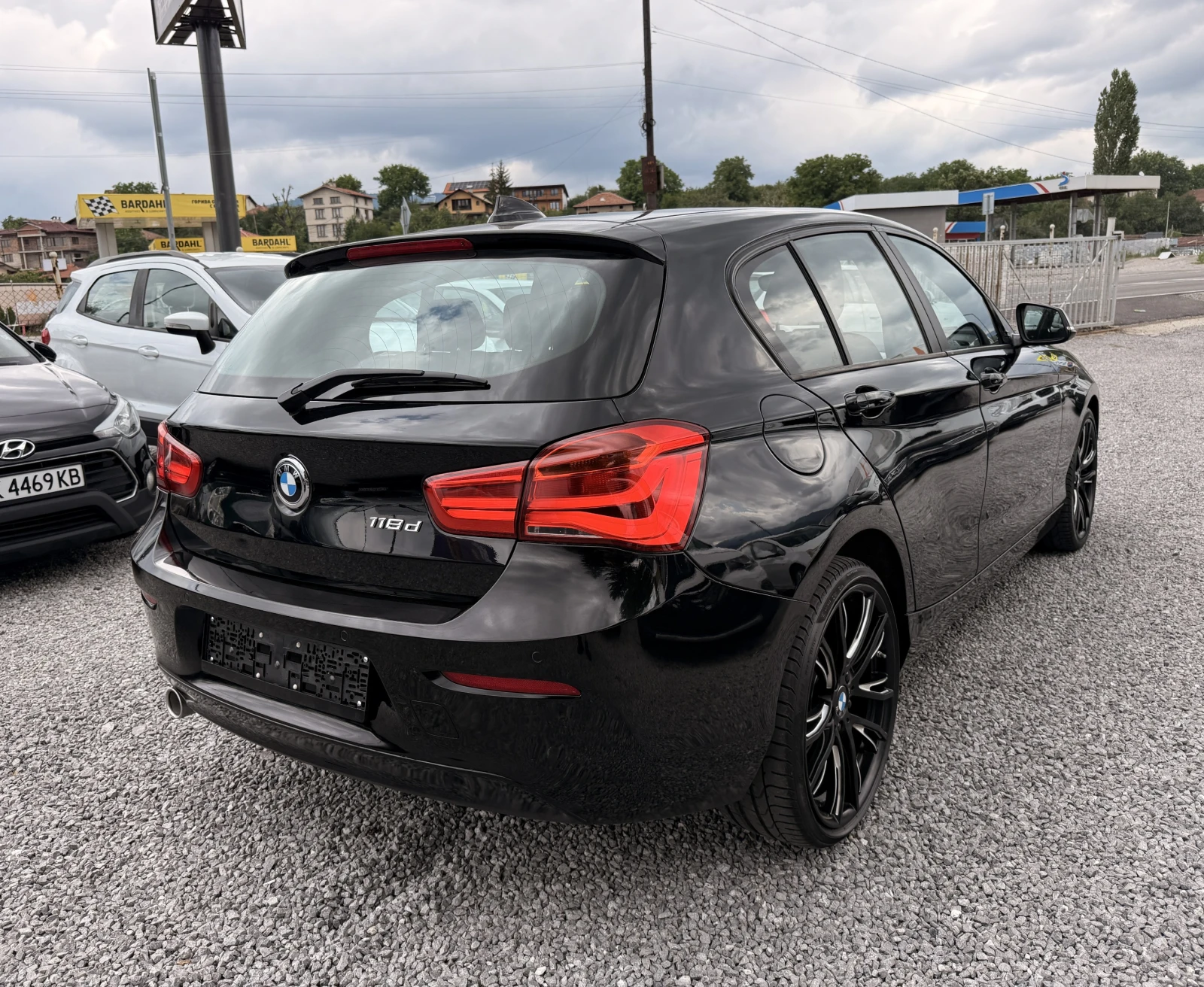 BMW 118 d EURO6, LED, NAVI, 19"M Джанти, снимка 5 - Автомобили и джипове - 55412191