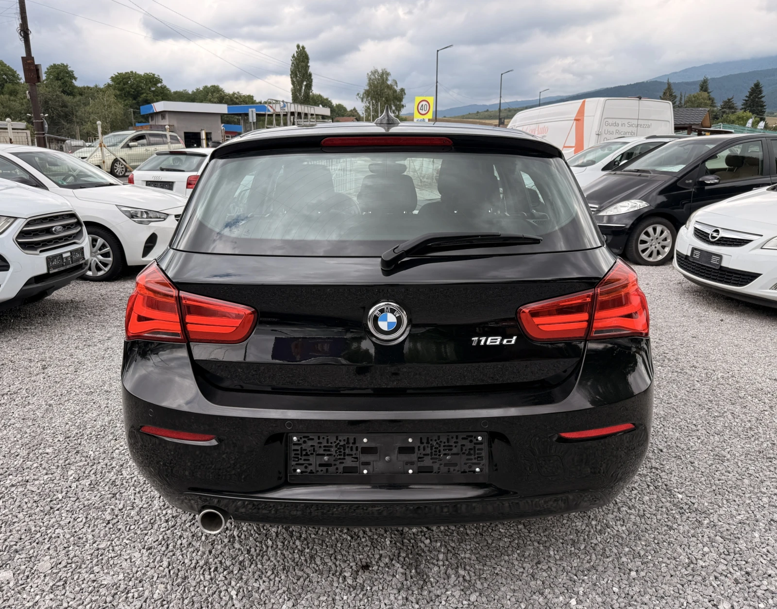 BMW 118 d EURO6, LED, NAVI, 19"M Джанти, снимка 6 - Автомобили и джипове - 55412191