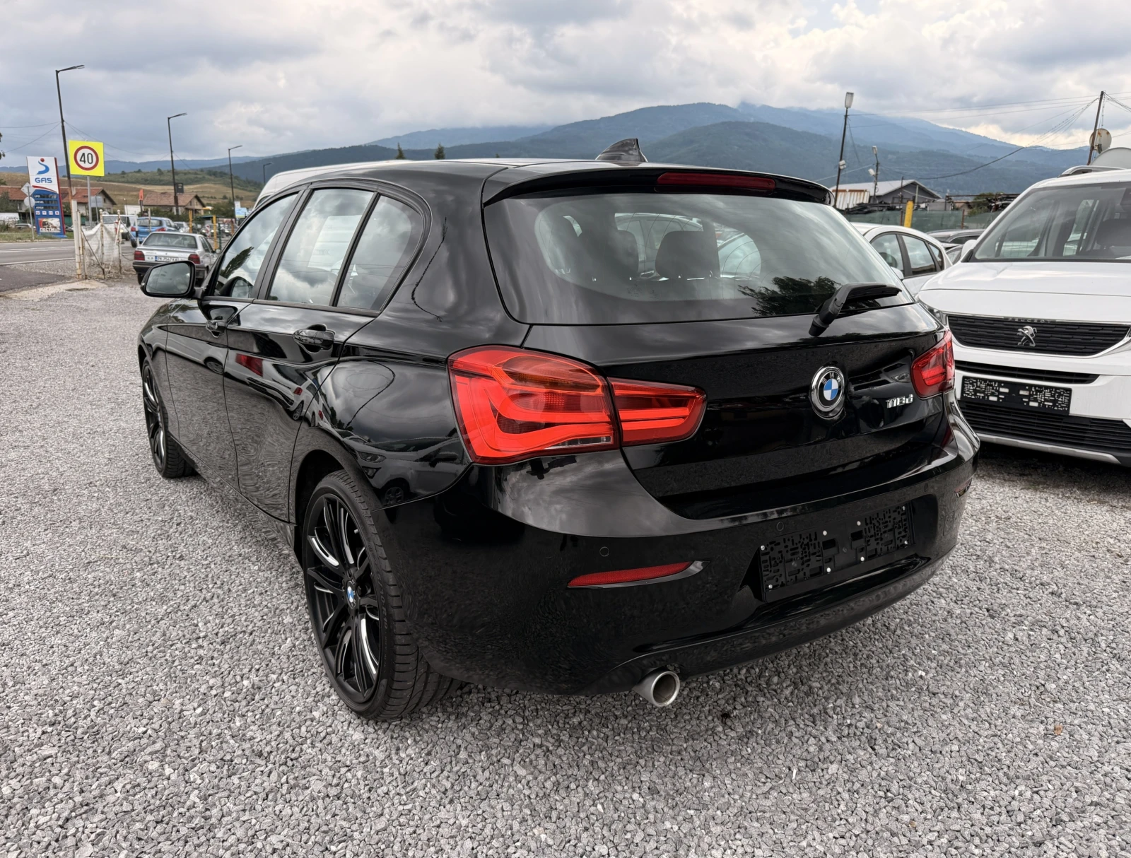 BMW 118 d EURO6, LED, NAVI, 19"M Джанти, снимка 7 - Автомобили и джипове - 55412191