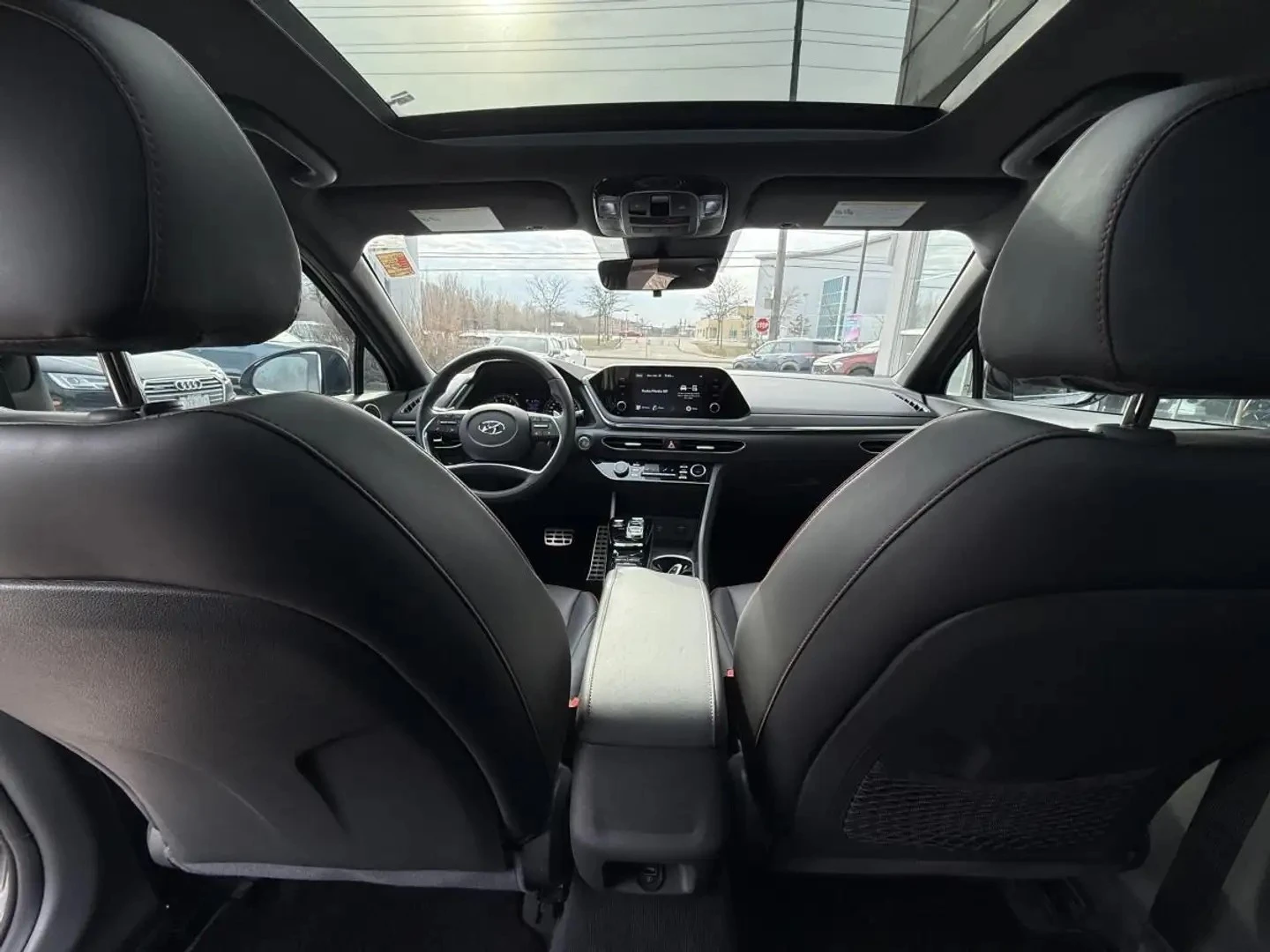 Hyundai Sonata SPORT 1.6T ЦЕНА ДО БЪЛГАРИЯ АВТОКРЕДИТ, снимка 14 - Автомобили и джипове - 55585589
