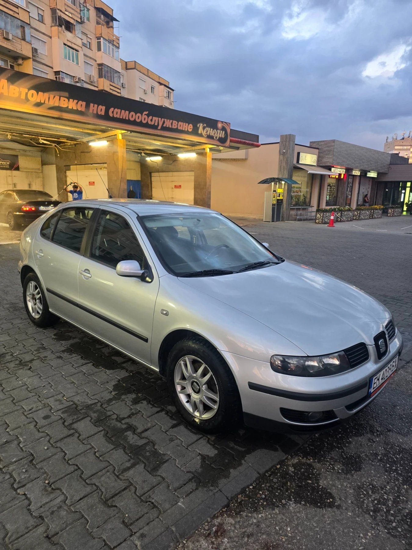 Seat Leon, снимка 3 - Автомобили и джипове - 56060476