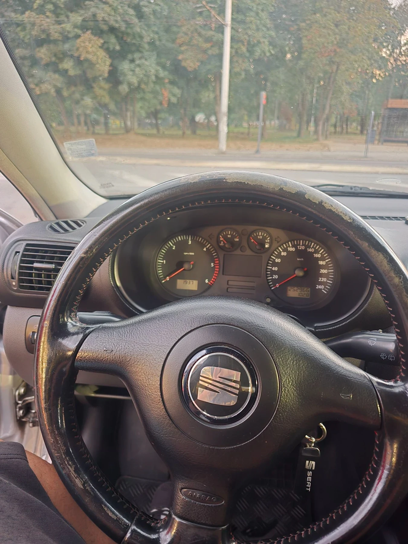 Seat Leon, снимка 5 - Автомобили и джипове - 56060476