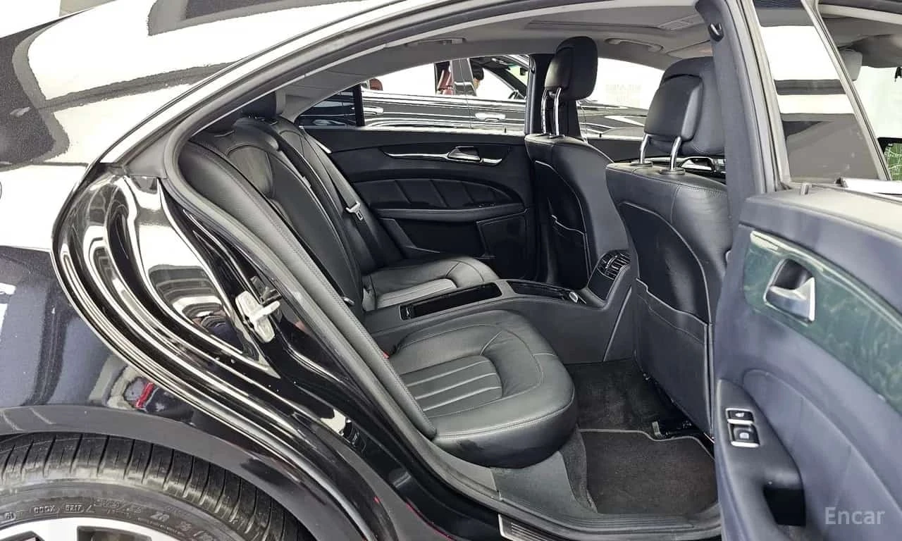 Mercedes-Benz CLS 250 d * 4MATIC * 4 Подгрева * 360 Камера * Шибидах * , снимка 12 - Автомобили и джипове - 56235118