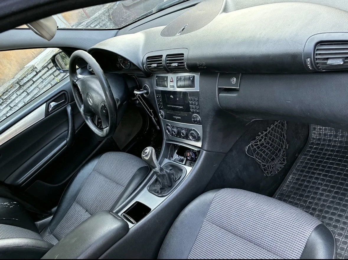 Mercedes-Benz C 220 2.2 cdi, снимка 7 - Автомобили и джипове - 56569542