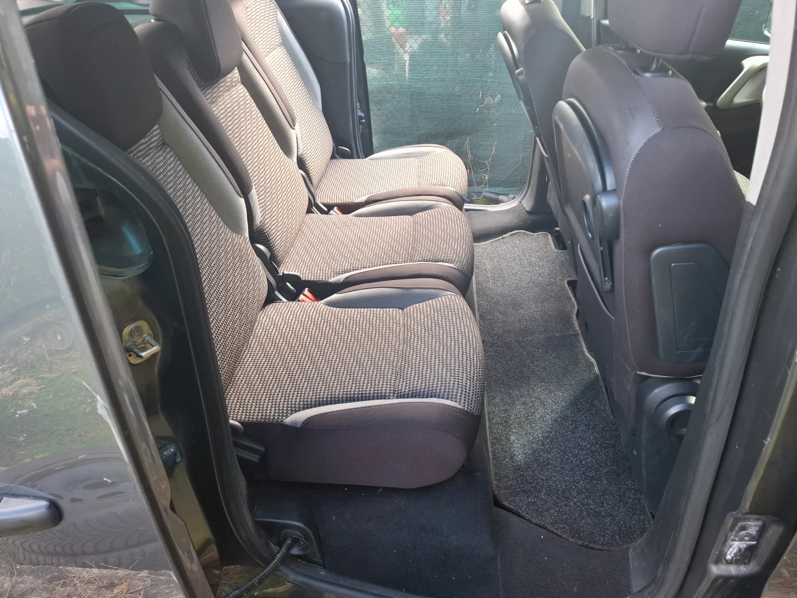 Peugeot Partner 1.6HDI, снимка 12 - Автомобили и джипове - 56624391