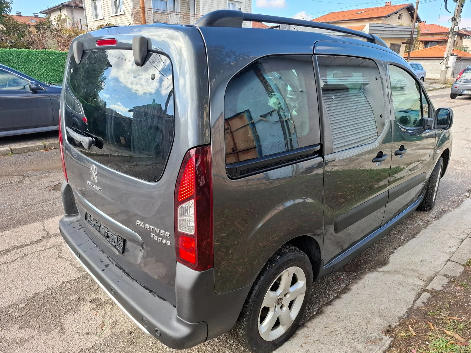Peugeot Partner 1.6HDI, снимка 6 - Автомобили и джипове - 56624391