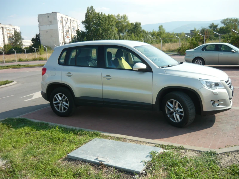 VW Tiguan, снимка 3 - Автомобили и джипове - 48270200