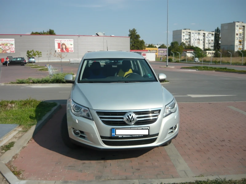 VW Tiguan, снимка 2 - Автомобили и джипове - 48270200