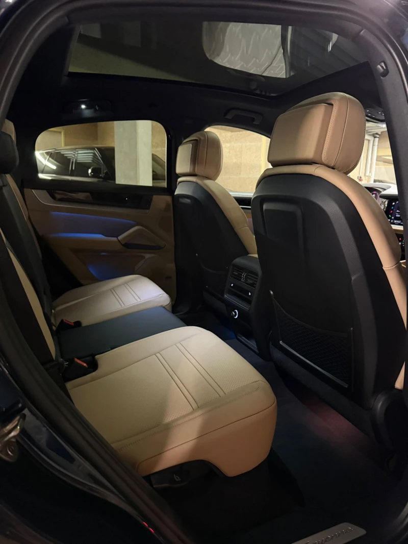 Porsche Cayenne Coupe* SportDesign* PassengerDisplay* HuD* 360, снимка 12 - Автомобили и джипове - 52534082