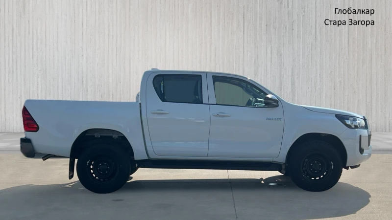 Toyota Hilux 2.8 D-4D MT COMFORT, снимка 8 - Автомобили и джипове - 53083815