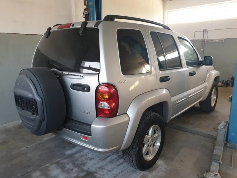 Jeep Cherokee 3.7i, снимка 4 - Автомобили и джипове - 26357714