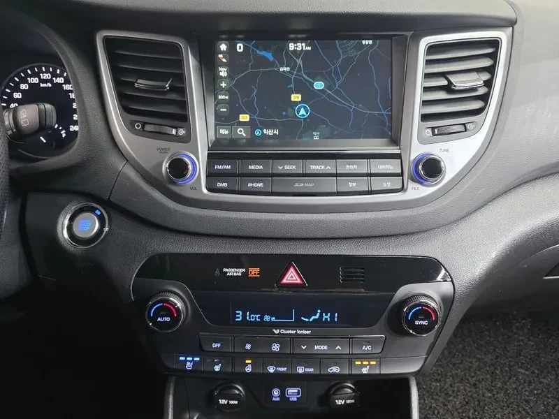 Hyundai Tucson 2.0 CRDi, снимка 15 - Автомобили и джипове - 54258406