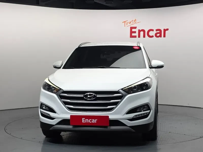 Hyundai Tucson 2.0 CRDi, снимка 3 - Автомобили и джипове - 54258406