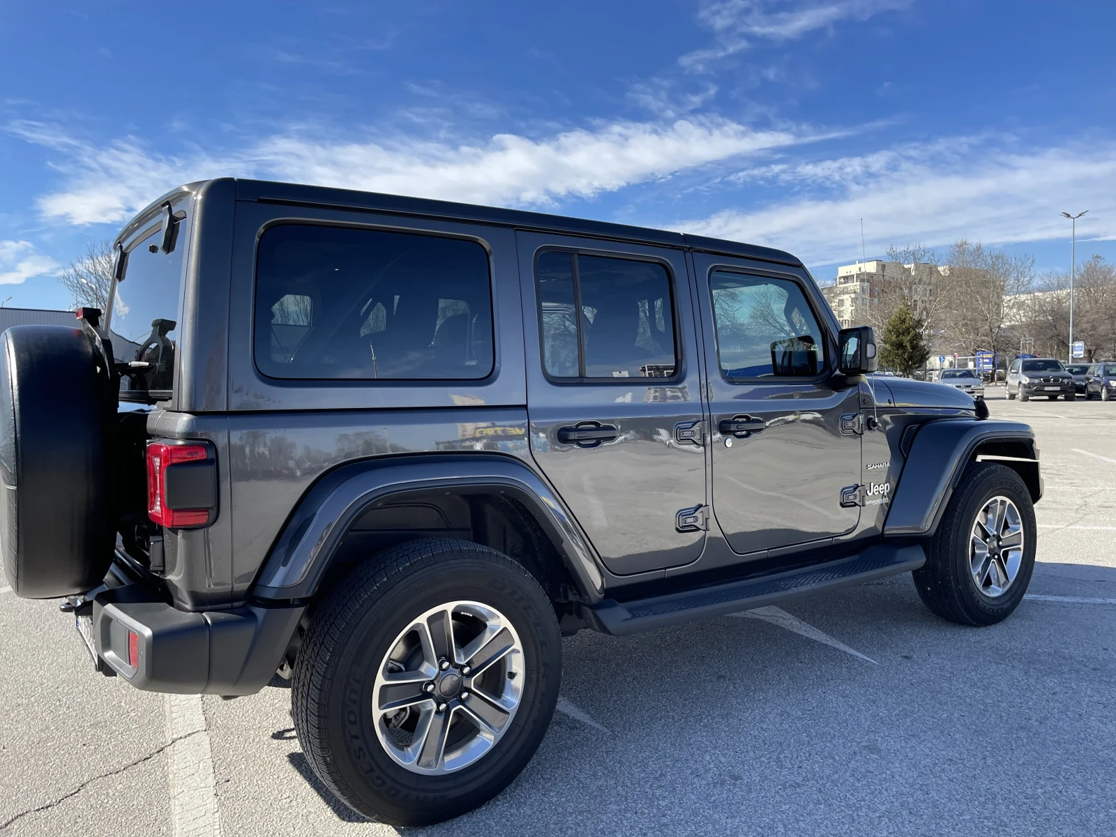 Jeep Wrangler SAHARA UNLIMITED 4x4 - изображение 2