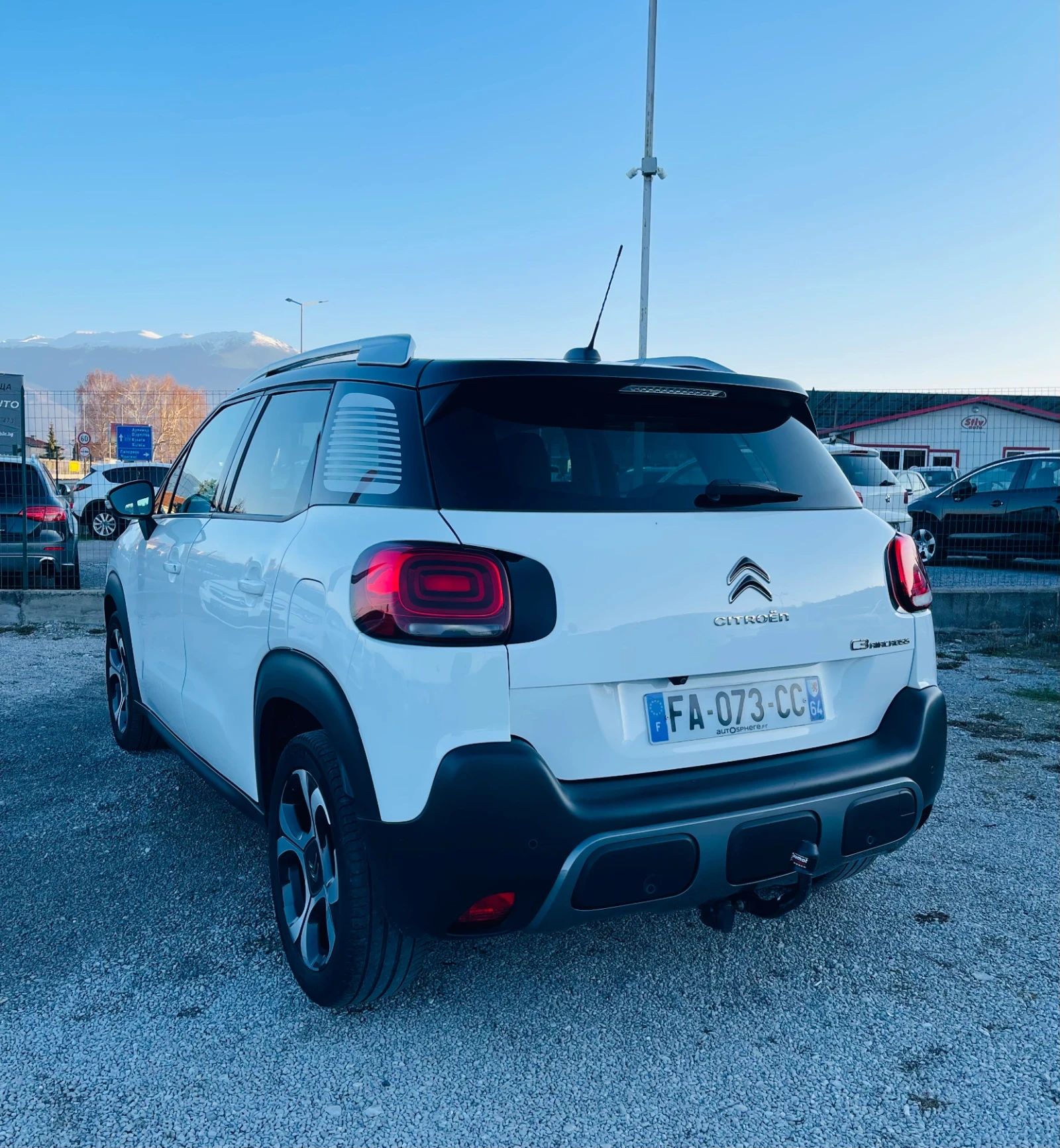 Citroen C3 Aircross 1.2 PureTech * Кожа* Камера 360* Сервизна книжка*  - изображение 7