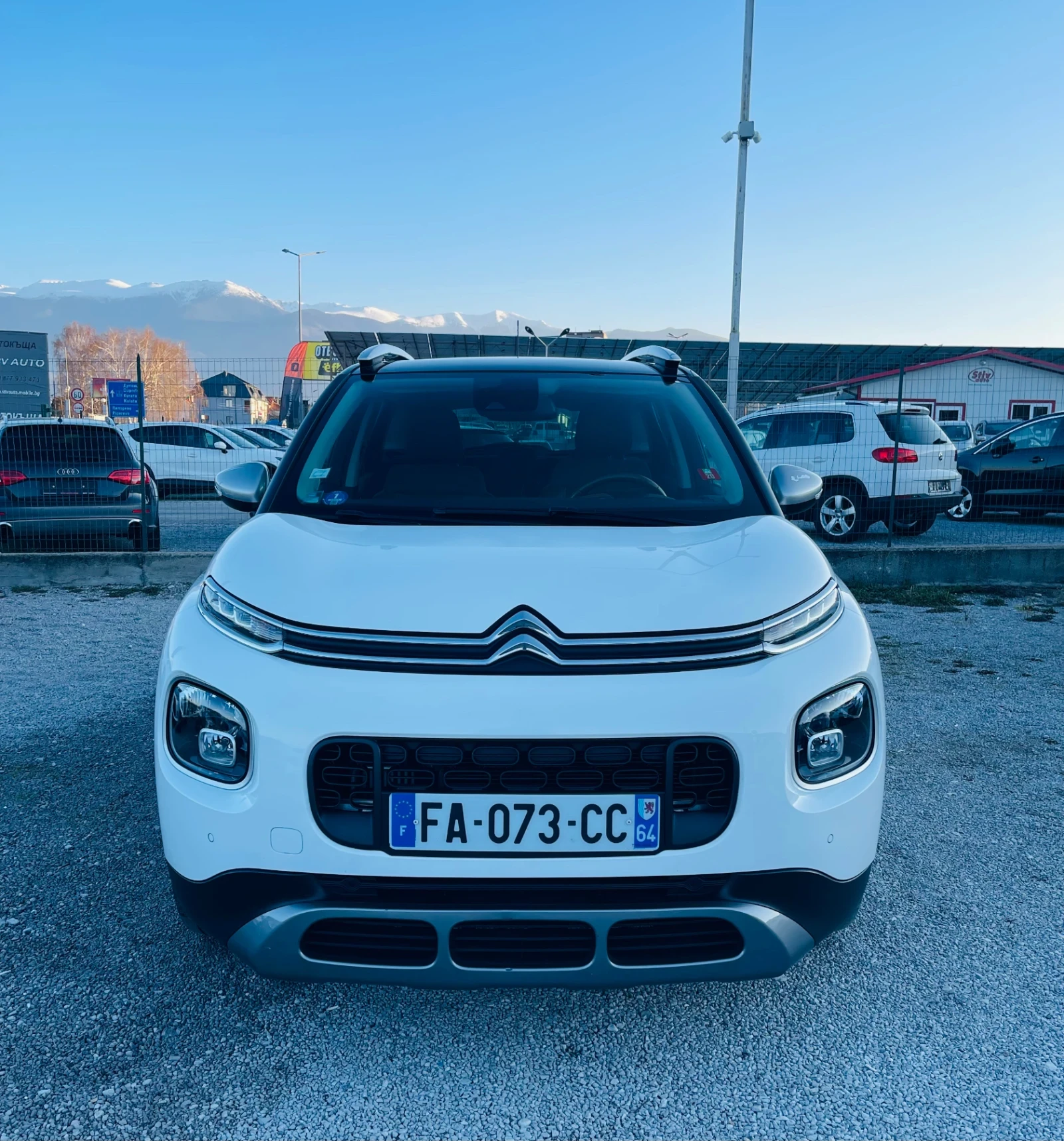Citroen C3 Aircross 1.2 PureTech * Кожа* Камера 360* Сервизна книжка*  - изображение 2