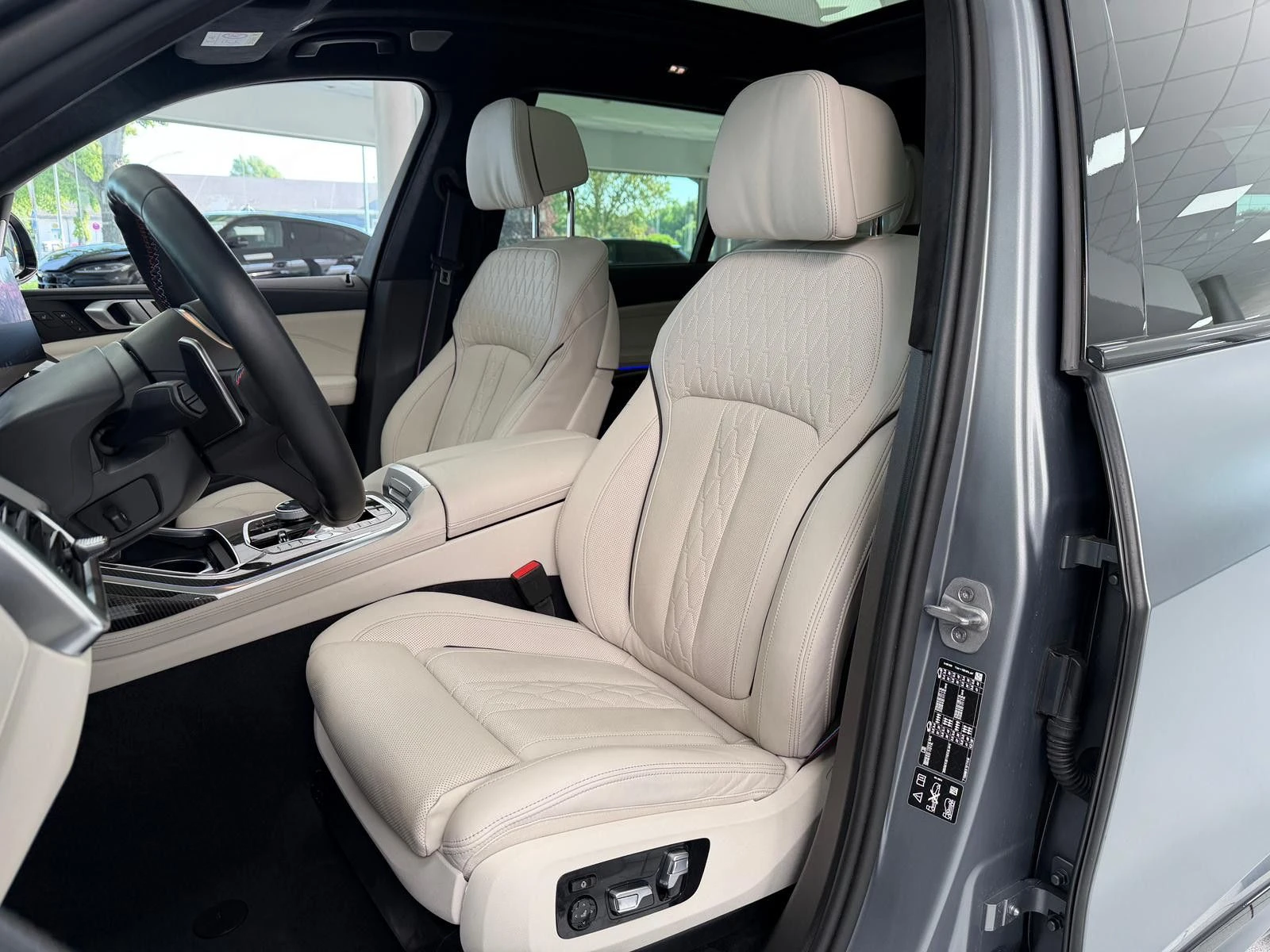 BMW X7 M60i, снимка 5 - Автомобили и джипове - 56225167