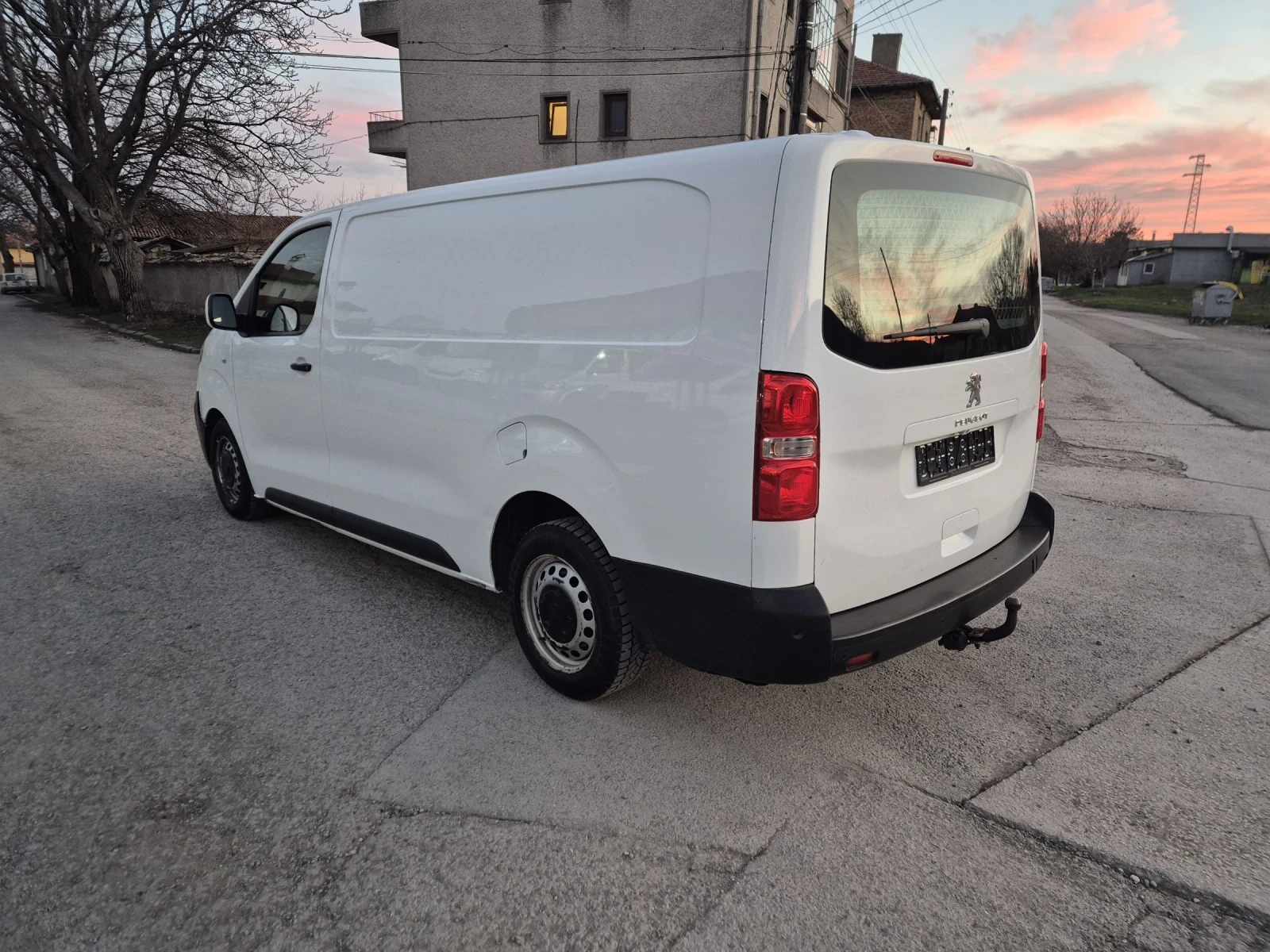 Peugeot Expert 2.0BlueHDI 120 Premium Pack - изображение 8