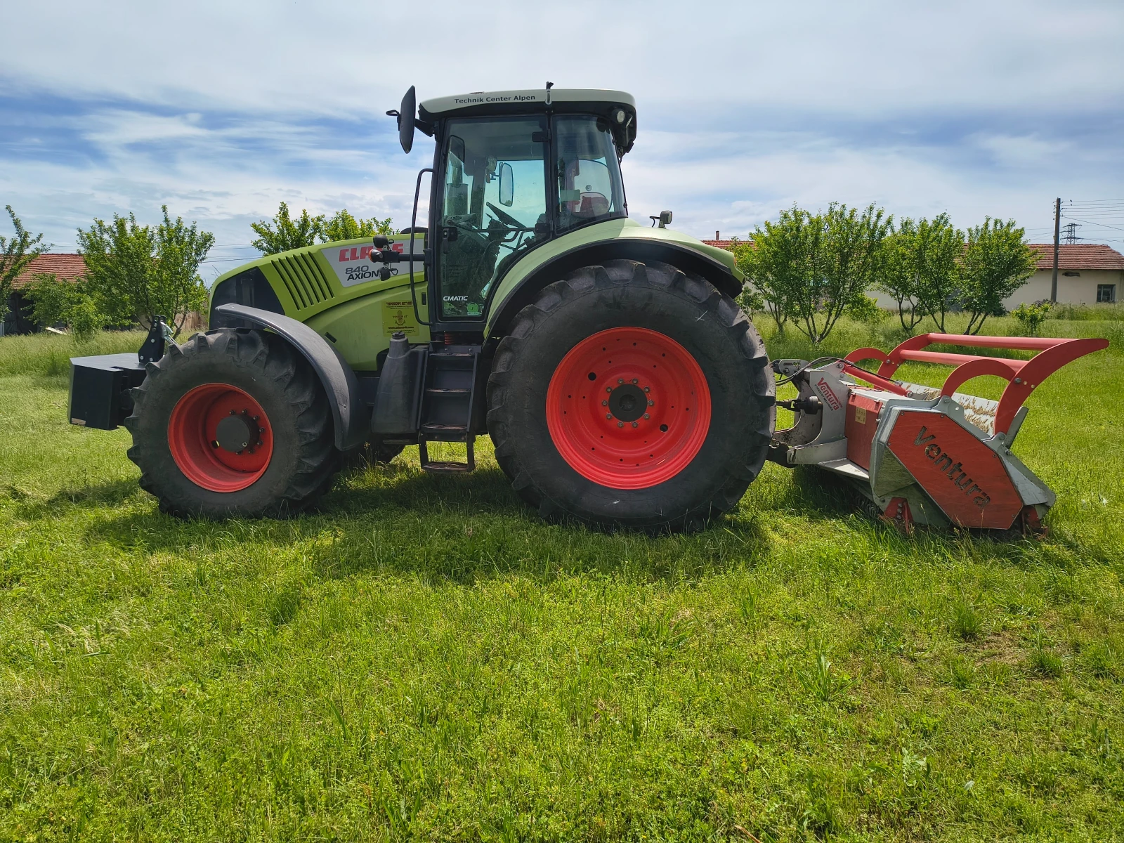 Трактор Claas AXION 840 CMATIC, снимка 2 - Селскостопанска техника - 54675969