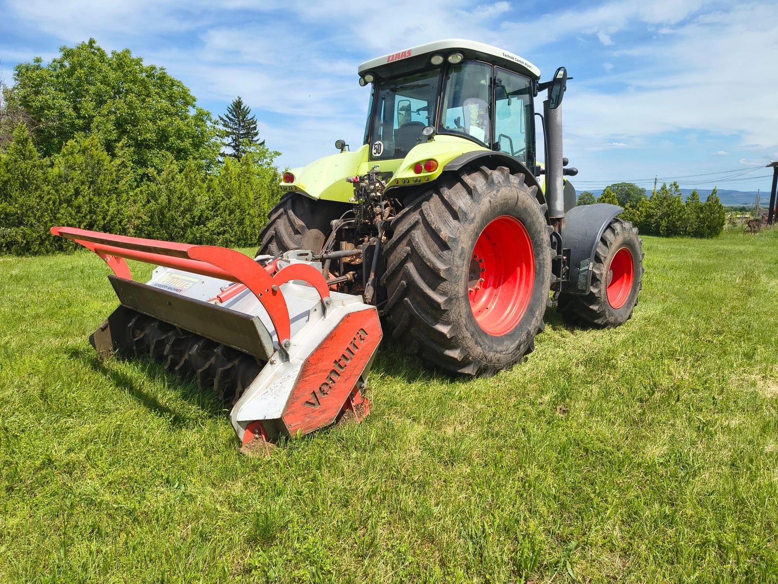 Трактор Claas AXION 840 CMATIC, снимка 5 - Селскостопанска техника - 54675969