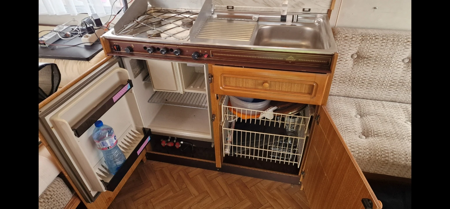 Каравана Hobby DE Luxe 370 - изображение 9