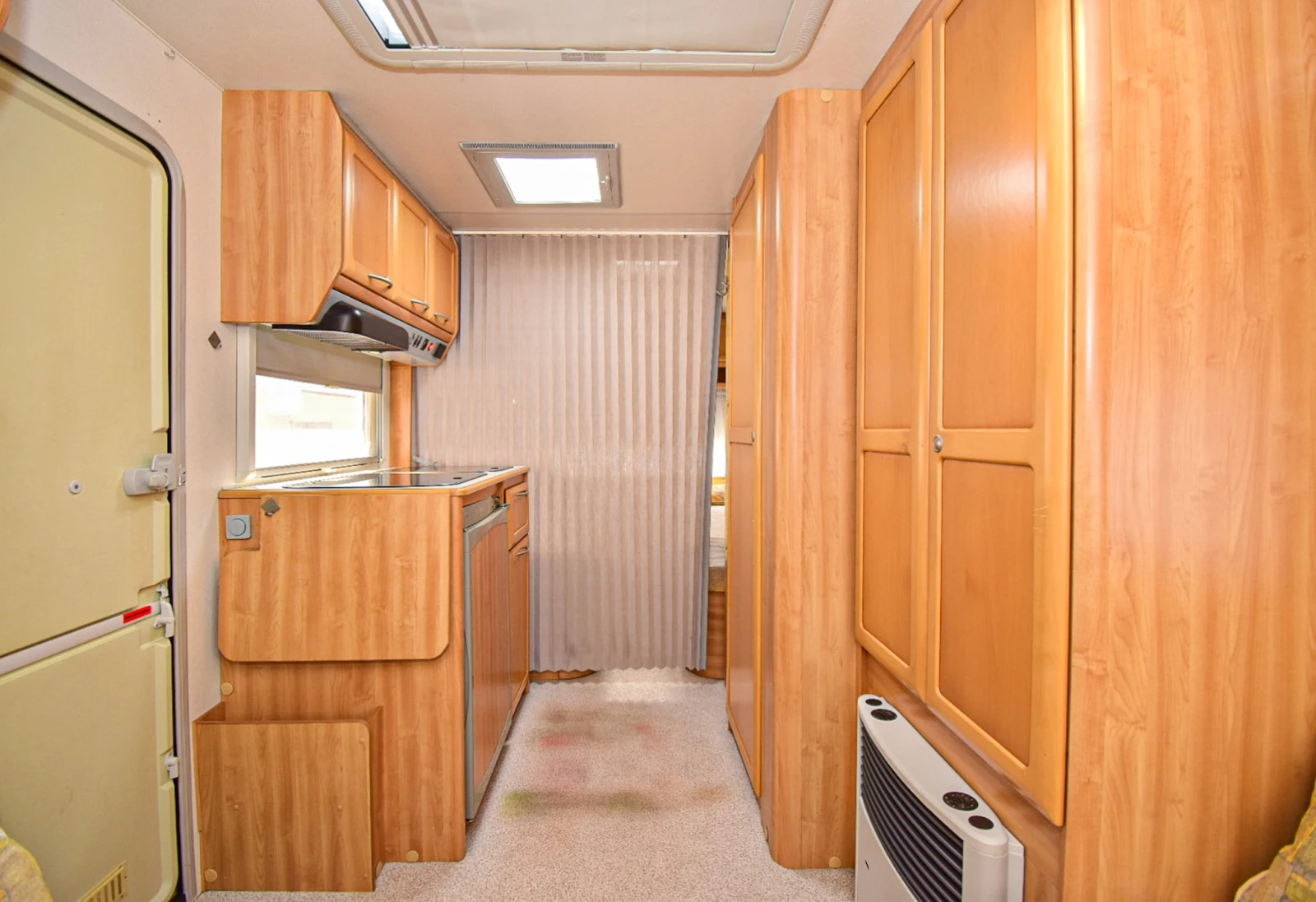 Каравана Knaus Azur 500 - изображение 5