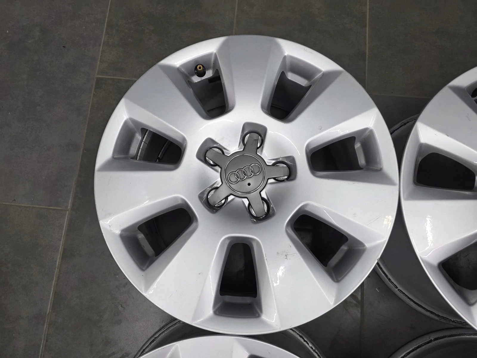 Джанти за Audi, снимка 5 - Гуми и джанти - 56724239