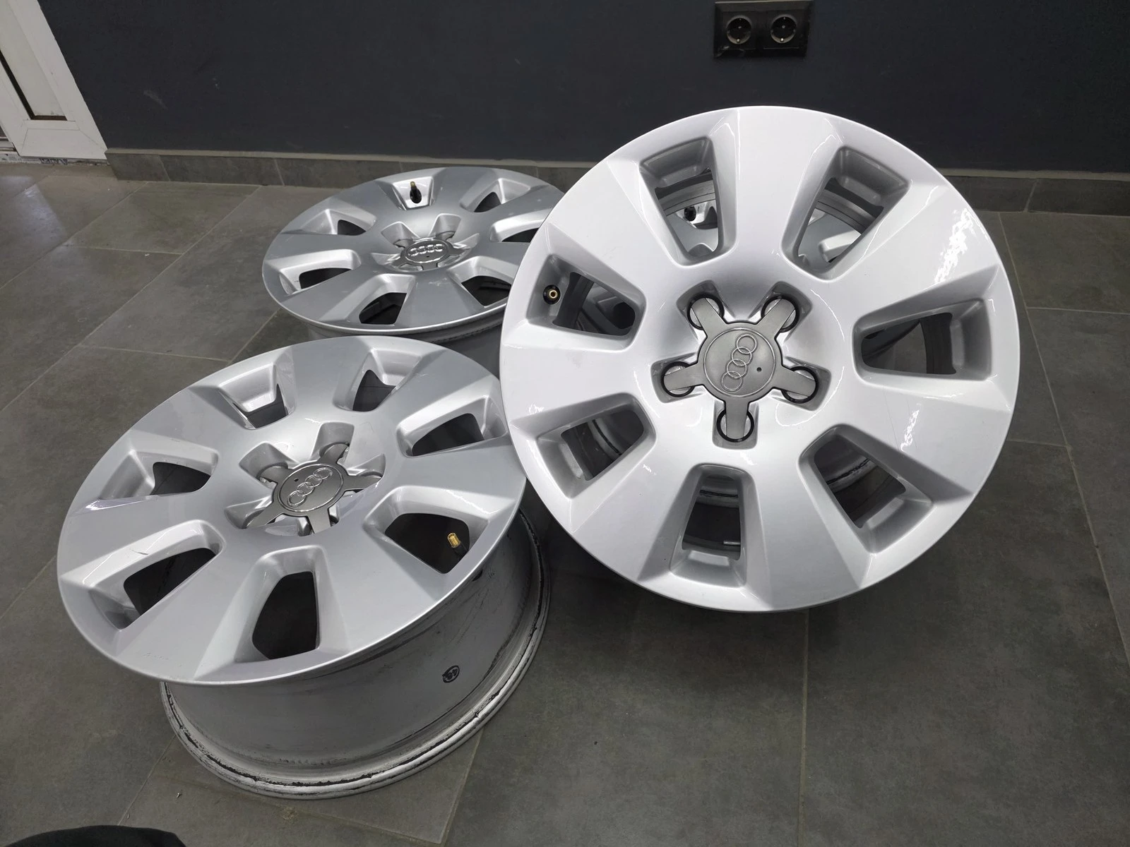 Джанти за Audi, снимка 2 - Гуми и джанти - 56724239
