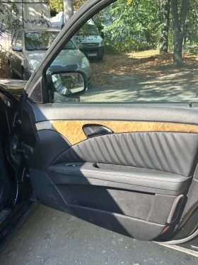 Mercedes-Benz E 230, снимка 7