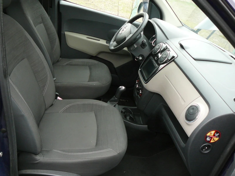 Dacia Lodgy 1.6i 83к.с., снимка 10 - Автомобили и джипове - 47433264