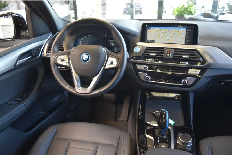 BMW iX3 Pano LiveCockpit LED NaviPlus, снимка 10 - Автомобили и джипове - 47455606