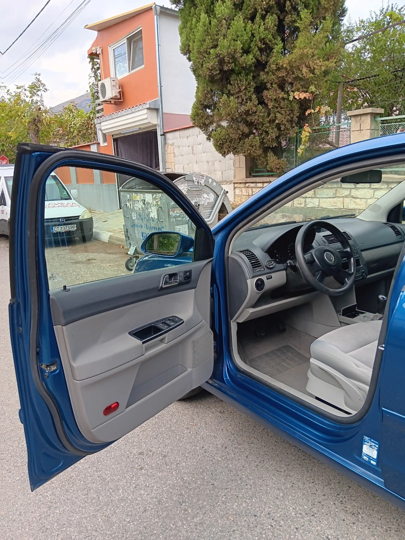 VW Polo 1.4i-80к.с.-КАТО НОВ-МАЛЪК ДАНЪК-ВСИЧКИ ЕКСТРИ!!!!, снимка 7 - Автомобили и джипове - 47472811