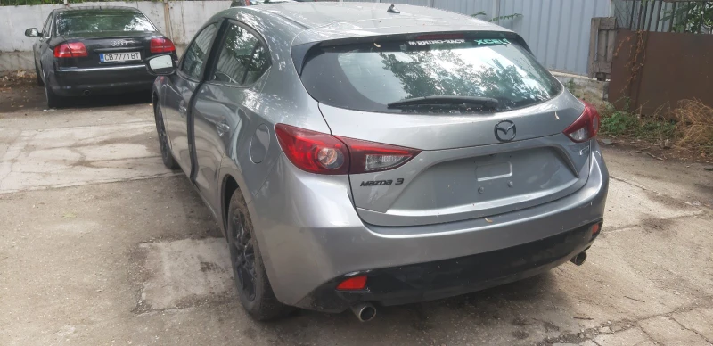 Mazda 3 2.0i, снимка 5 - Автомобили и джипове - 47736772