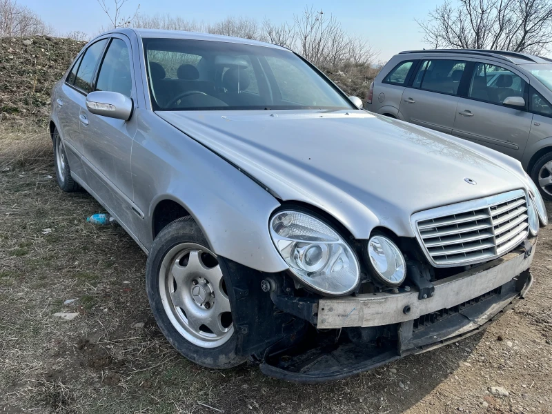 Mercedes-Benz E 240 За части АВТОМАТ, снимка 3 - Автомобили и джипове - 48782819