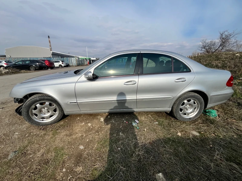 Mercedes-Benz E 240 За части АВТОМАТ, снимка 5 - Автомобили и джипове - 48782819