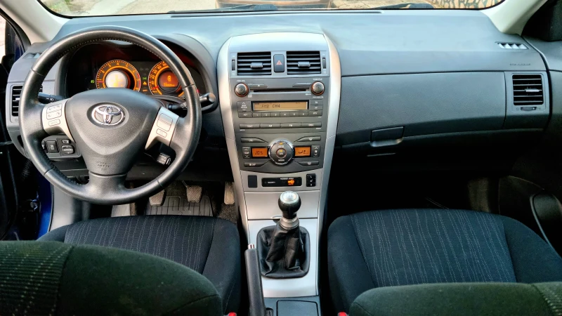 Toyota Corolla 1 6 VVT-I 130 000КМ!, снимка 8 - Автомобили и джипове - 49362401