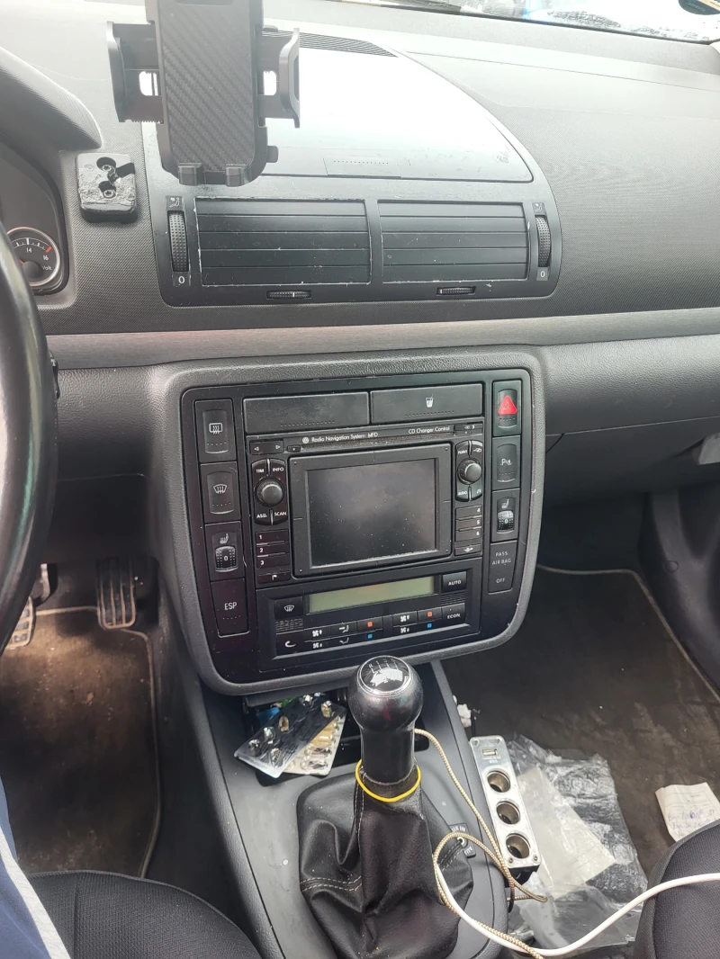 VW Sharan, снимка 3 - Автомобили и джипове - 49693346