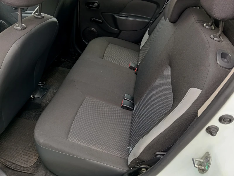 Dacia Sandero 1.2i газова уредба , снимка 7 - Автомобили и джипове - 50259391