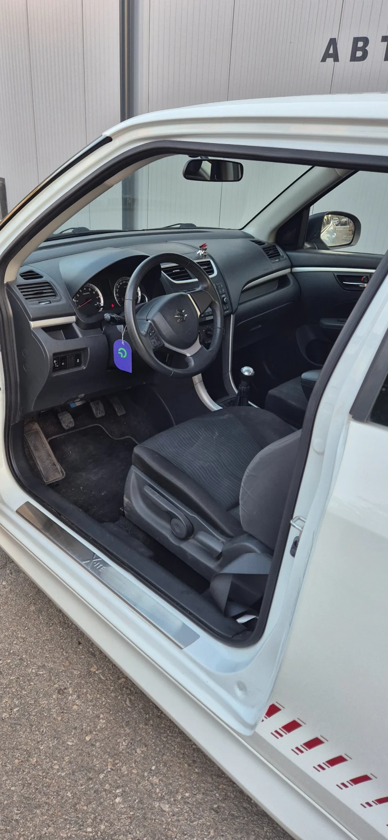 Suzuki Swift X-ite Edition , снимка 9 - Автомобили и джипове - 52588575