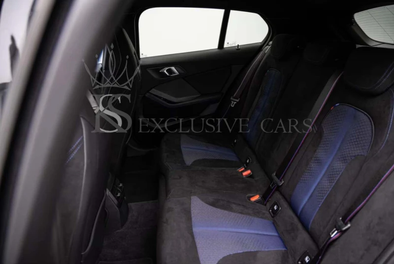 BMW M135 i XDRIVE* EDITION* SHADOW-LINE* H&K* , снимка 13 - Автомобили и джипове - 52291749